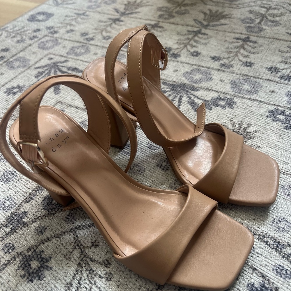 A New Day Women's Beige Strappy Heels - Picture 3 of 3